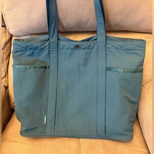 Lululemon Athletica Teal Every 20L Day Tote Bag
